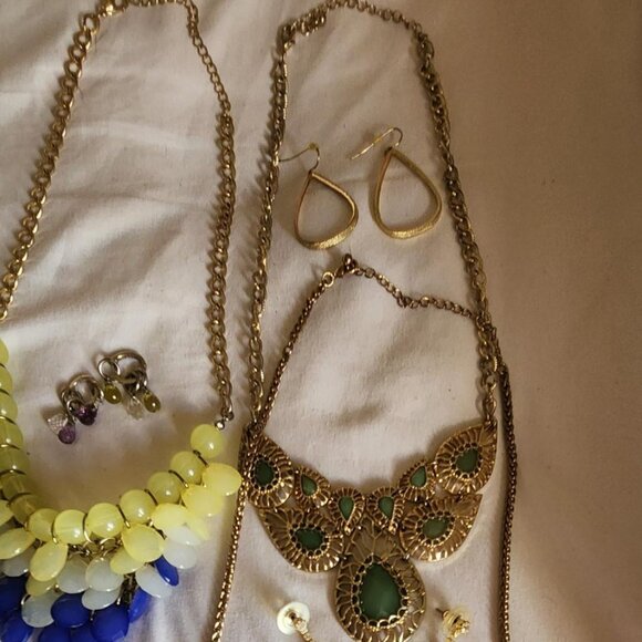 Jewelry Bundle Revolve Necklaces and Matching Earrings - Picture 3 of 4